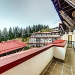 Two-bedroom In The Heart Of The Rhodopes Апартамент *
