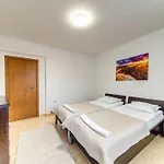 Two-bedroom In The Heart Of The Rhodopes Апартамент *